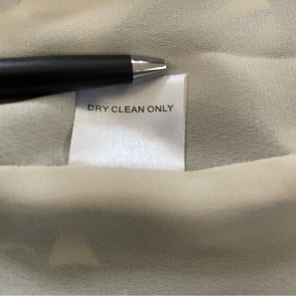 Greylin silk mini dress with adjustable straps. Delicate. Cream and Navy Size S - Picture 14 of 14